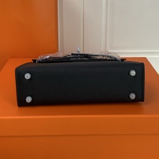 凯莉二代mini 黑色银扣 爱马仕Hermes 💤凯莉包kellyHermes经典代表作之一 女士手 凯莉二代mini 黑色银扣 爱马仕Hermes 💤凯莉包kellyHermes经典代表作之一 女士手
