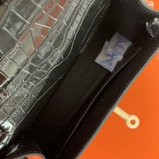 黑色金扣爱马仕凯莉鳄鱼纹定制牛皮压纹 专柜热门款谁能拒绝这么好看的包包,没有最美,只有更美 经典百搭款 黑色金扣爱马仕凯莉鳄鱼纹定制牛皮压纹 专柜热门款谁能拒绝这么好看的包包,没有最美,只有更美 经典百搭款