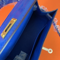 水妖蓝金扣爱马仕凯莉鳄鱼纹定制牛皮压纹 专柜热门款谁能拒绝这么好看的包包,没有最美,只有更美 经典百搭款 水妖蓝金扣爱马仕凯莉鳄鱼纹定制牛皮压纹 专柜热门款谁能拒绝这么好看的包包,没有最美,只有更美 经典百搭款