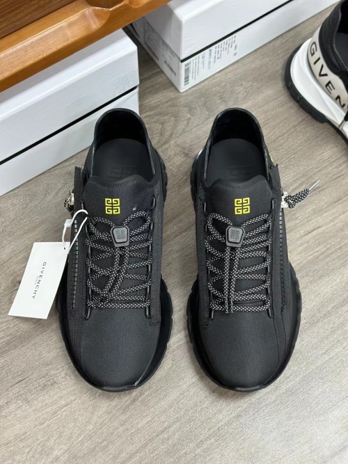 Givenchy Spectre Zip Running Shoes: Custom Design, Premium Comfort 1 Givenchy Spectre Zip Running Shoes: Custom Design, Premium Comfort