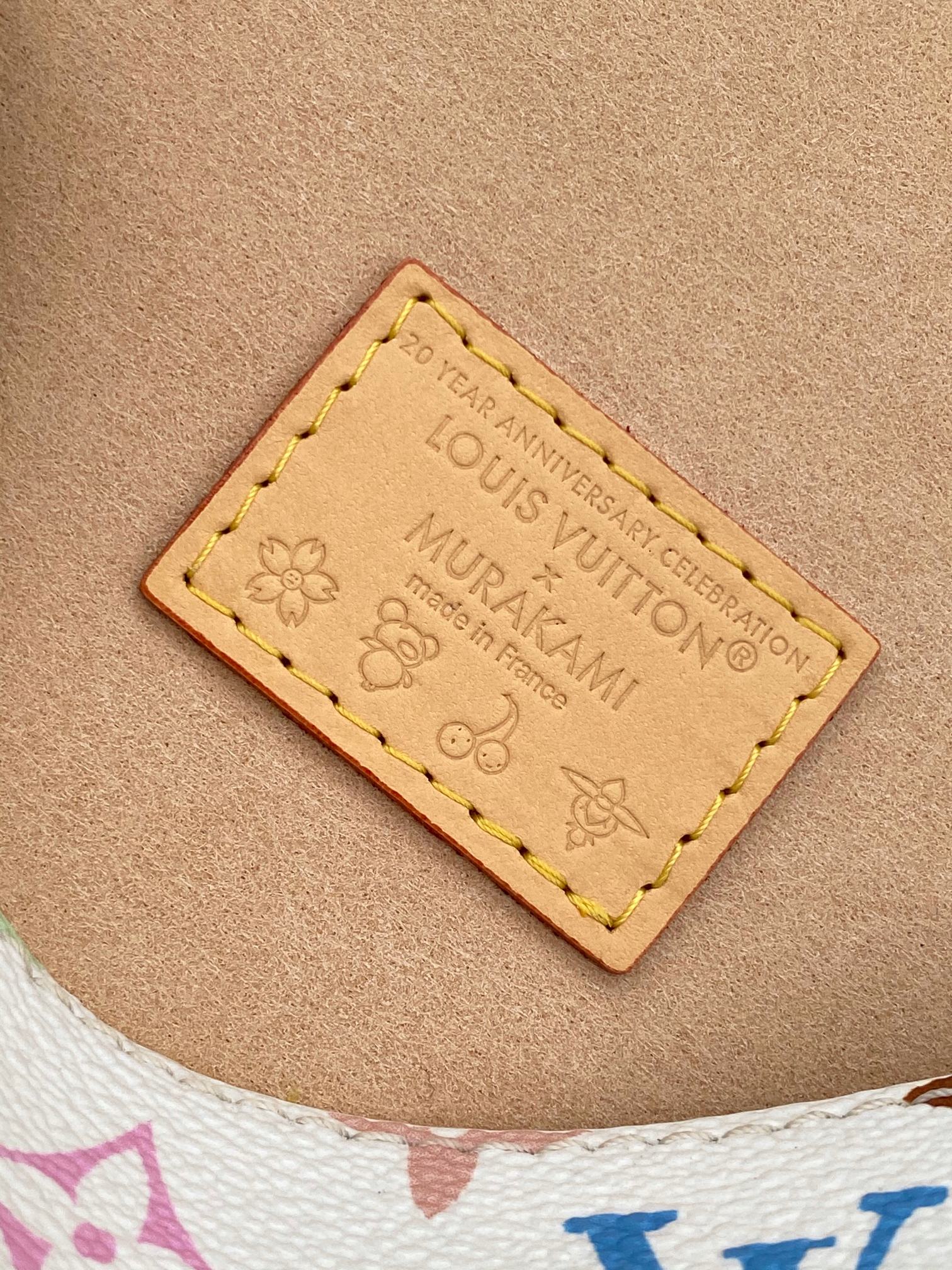 Louis Vuitton 本款 Nano Diane 手袋出自路易威登 x 村上隆合作系列 以缤纷 Monogram 图案释放盎然意趣