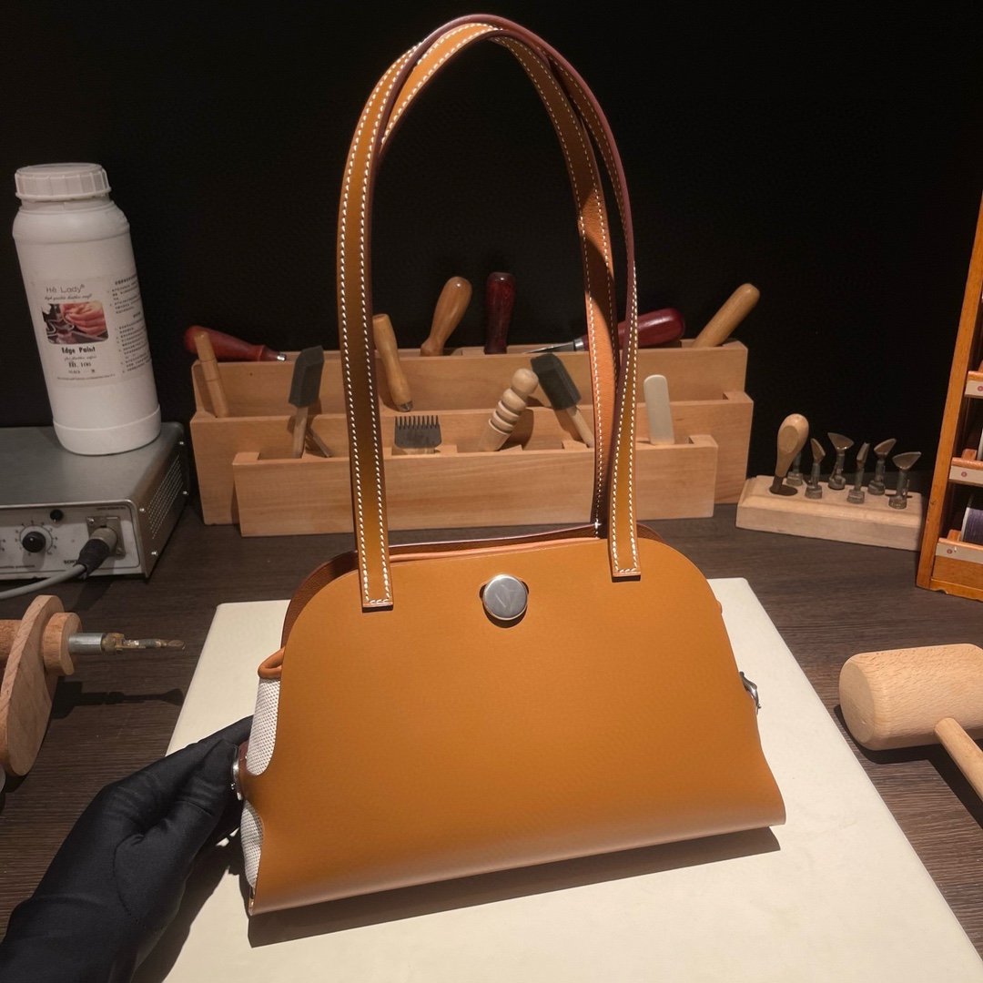 NO:699713,New product shoulder bag/handbag 26cm, original imported Hunter cowhide leather and canvas [golden brown] silver buckle, counter synchronization, handmade wax thread sewing, pure steel hardware, in stock, Hermes, hermes, backpacks, cowhide, Hermes,19860909新品  肩背包/手提包 26cm 原厂进口Hunter牛皮拼帆布【金棕】银扣 专柜同步 手工蜡线缝制 纯钢五金 现货,爱马仕,hermes,backpacks,cowhide,Hermes,,Bag