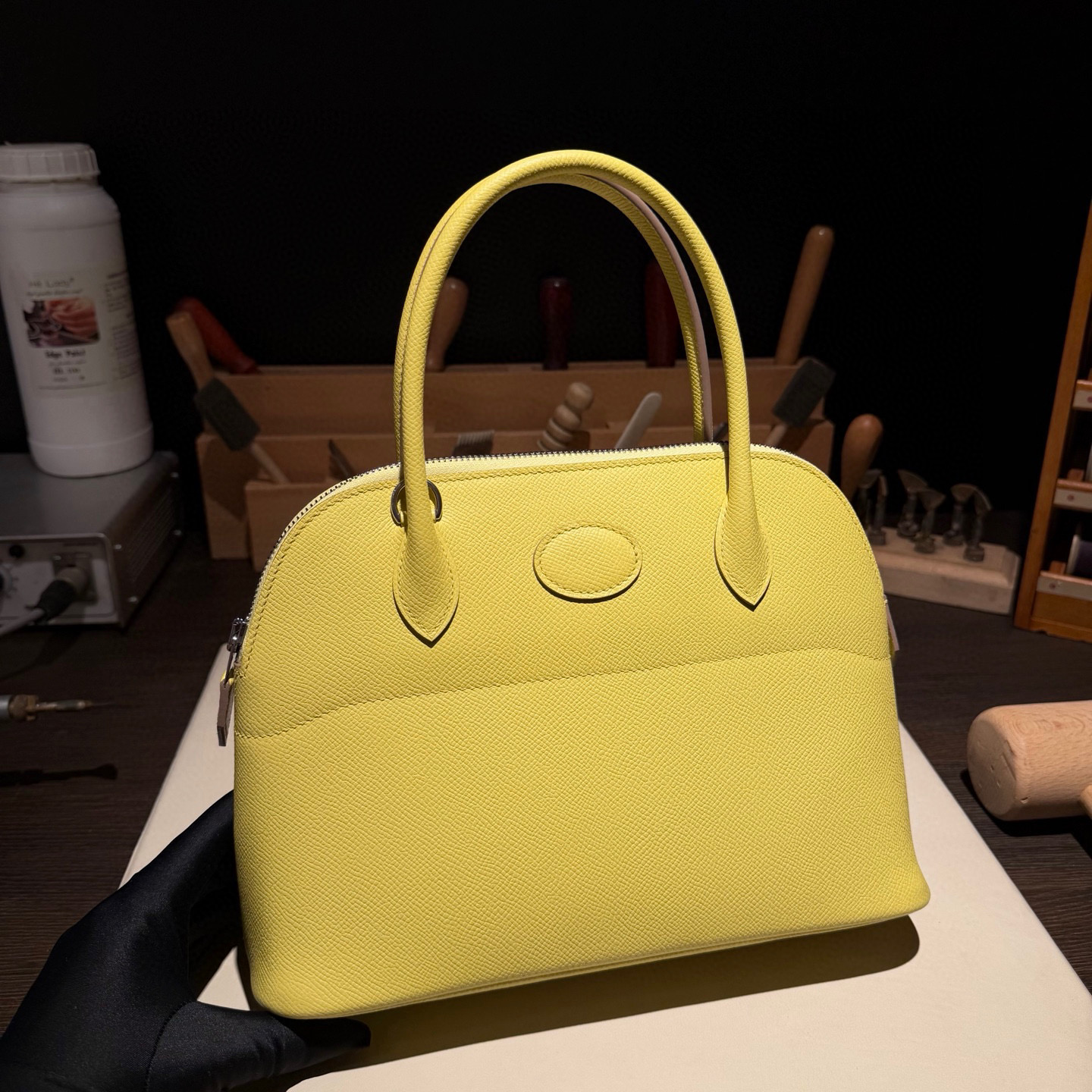 NO:700522,Bolide bowling ball 27cm, original imported Esom leather [lemon yellow] silver buckle, counter synchronized, fully handmade beeswax thread sewing, pure steel hardware, in stock, Hermes, Hermes,19860909Bolide 保龄球 27cm 原厂进口Esom皮【柠檬黄】银扣 专柜同步 全手工蜜蜡线缝制 纯钢五金 现货,爱马仕,hermes,Hermes,,Bag