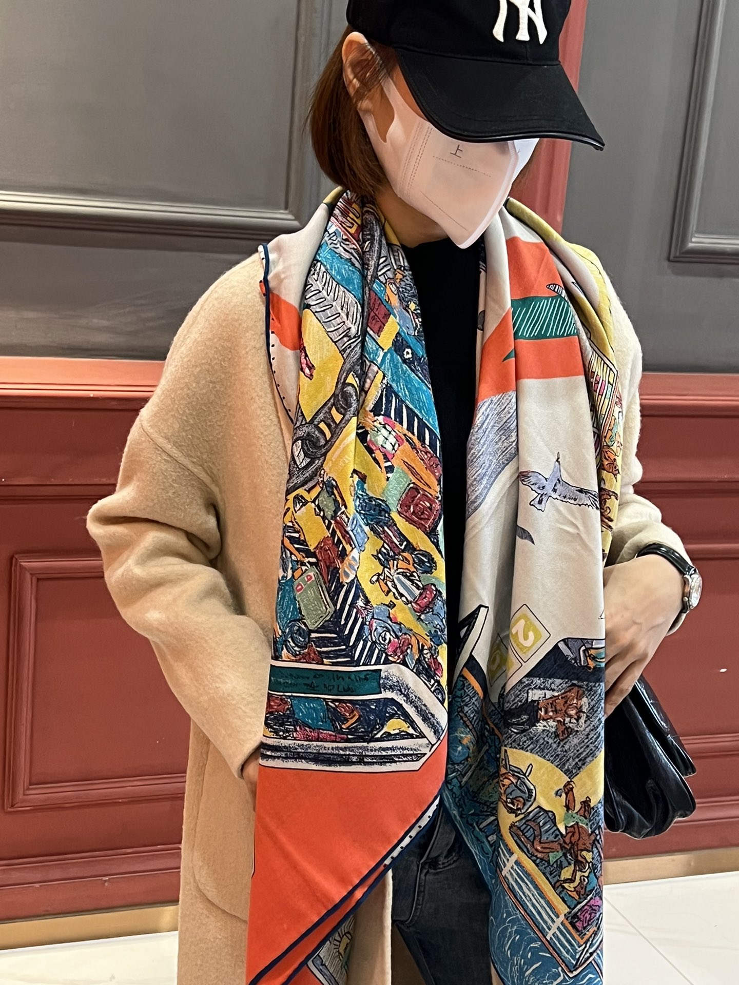 NO:170398,New model recommendation [140 velvet square scarf, double-sided same color] Top craftsmanship and value Hermes counter hits three-dimensional presentation pattern and pattern physical objects, extremely high grade, special craftsmanship and high-end research and development, and special cutting-edge craftsmanship are loved by Bai Fumei. Whether it is quality, style, price, they scream, super high cost performance, absolutely worth buying. Size 140cm*140cm, 70 cashmere silk, high-version scarf, hermes, real silk19860909新款推荐【140丝绒方巾,双面同色】顶级工艺超值爱马仕专柜爆款立体呈现图案纹路实物档次极高特殊工艺高端研发惊艳问世特殊尖端工艺处理受到白富美的喜欢 无论是品质 款式 价格都令大牌控的她们尖叫 超高性价比 绝对值得入手尺寸140cm*140cm,70羊绒真丝,高版本围巾,hermes,real silk,scarf