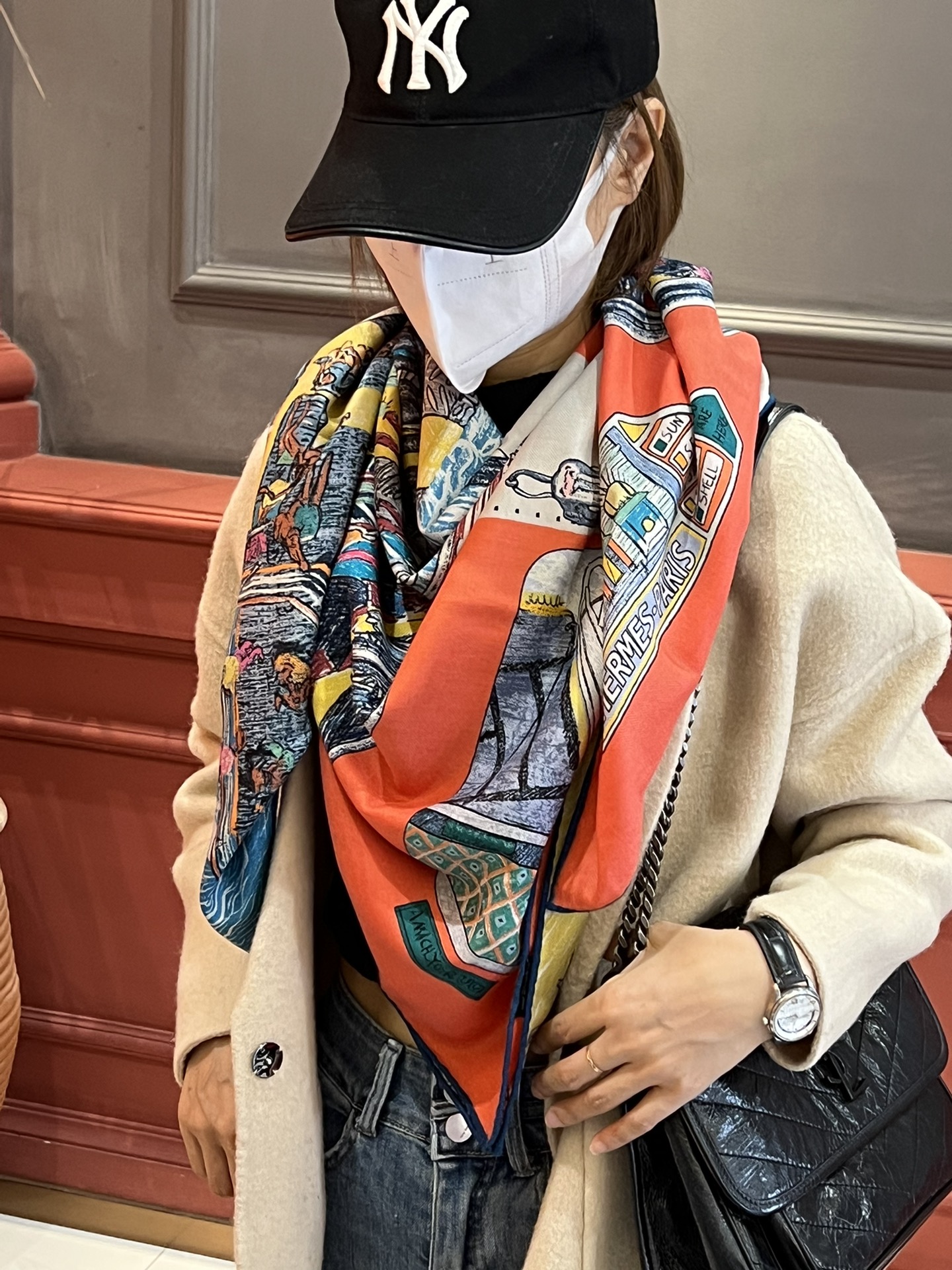 NO:171530,New model recommendation [140 velvet square scarf, double-sided same color] Top craftsmanship and value Hermes counter hits three-dimensional presentation pattern and pattern physical objects, extremely high grade, special craftsmanship and high-end research and development, and special cutting-edge craftsmanship are loved by Bai Fumei. Whether it is quality, style, price, they scream, super high cost performance, absolutely worth buying. Size 140cm*140cm, 70 cashmere silk, high-version scarf, hermes, real silk19860909新款推荐【140丝绒方巾,双面同色】顶级工艺超值爱马仕专柜爆款立体呈现图案纹路实物档次极高特殊工艺高端研发惊艳问世特殊尖端工艺处理受到白富美的喜欢 无论是品质 款式 价格都令大牌控的她们尖叫 超高性价比 绝对值得入手尺寸140cm*140cm,70羊绒真丝,高版本围巾,hermes,real silk,scarf