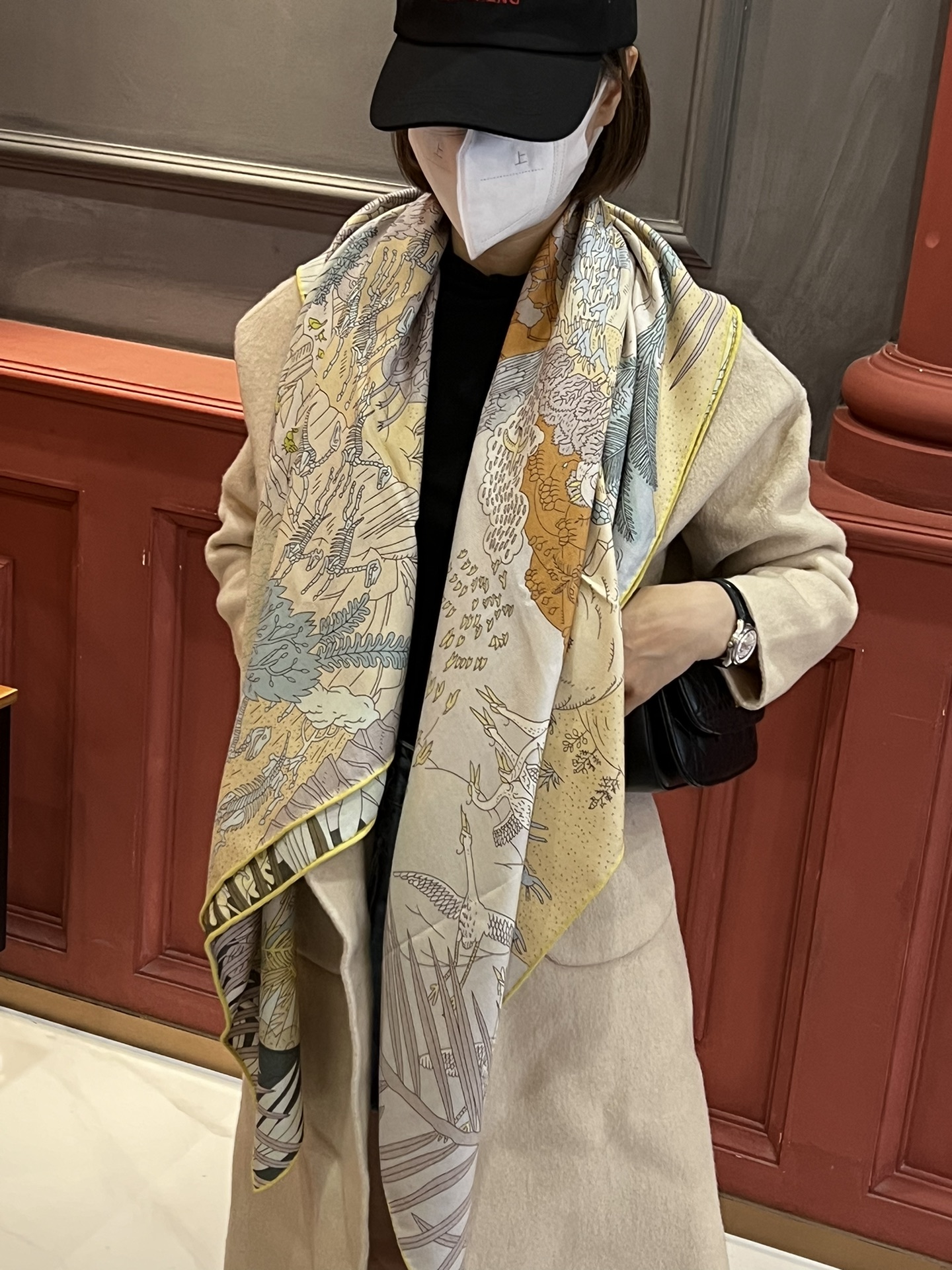 NO:171590,New Hermes [Animal Carnival Cashmere 140] Double-sided color 140 velvet square scarf, top-level craftsmanship and super value Hermes counter hits three-dimensional presentation pattern patterns and patterns, extremely high grade special craftsmanship and high-end research and development stunningly come out Special cutting-edge process processing is loved by Bai Fumei. Whether it is quality, style, price, they scream, super high cost performance, absolutely worth buying Size 140cm*140cm, 70 cashmere silk, high-version scarf, hermes, real silk19860909新款爱马仕【动物狂欢羊绒140】双面异色140丝绒方巾,顶级工艺超值爱马仕专柜爆款立体呈现图案纹路实物档次极高特殊工艺高端研发惊艳问世特殊尖端工艺处理受到白富美的喜欢 无论是品质 款式 价格都令大牌控的她们尖叫 超高性价比 绝对值得入手尺寸140cm*140cm,70羊绒真丝,高版本围巾,hermes,real silk,scarf