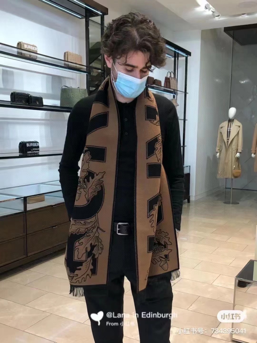 NO:172958,Everyone has also seen this. It’s a very creative scarf. Needless to mention the effect of the upper body, it must be produced!  From raw materials, dyeing to production processes, it is completely based on large goods!  I will never look at the color matching of the computer. The dye is completely proportional to the company, and the color is quite positive!  Giving gifts and using them for your own use will not drop. For this product with 28 and 140, the process is quite mature!  The quality, feel and drooping of the finished product are fine. As for the same sentence, you can compare my goods with other people's goods at will. If my goods are not as good as other people's goods, I will give you the scarf for free. High-version scarf19860909大家也看到了,很有创意的一款围巾,上身效果就不用说了,一定是出片的！从原料、染色到生产工艺,完全按照大货！绝不会看着电脑配色,染料完全按公司配比,颜色相当正！送礼,自用,都不会掉面对于这种28支140支的产品,工艺已经相当成熟！成品的品相,手感,垂感,都没问题.还是那句话,拿到我的货可以随便和别人的货放在一起对比,如果我的货不如别家的,围巾白送你,高版本围巾,scarf