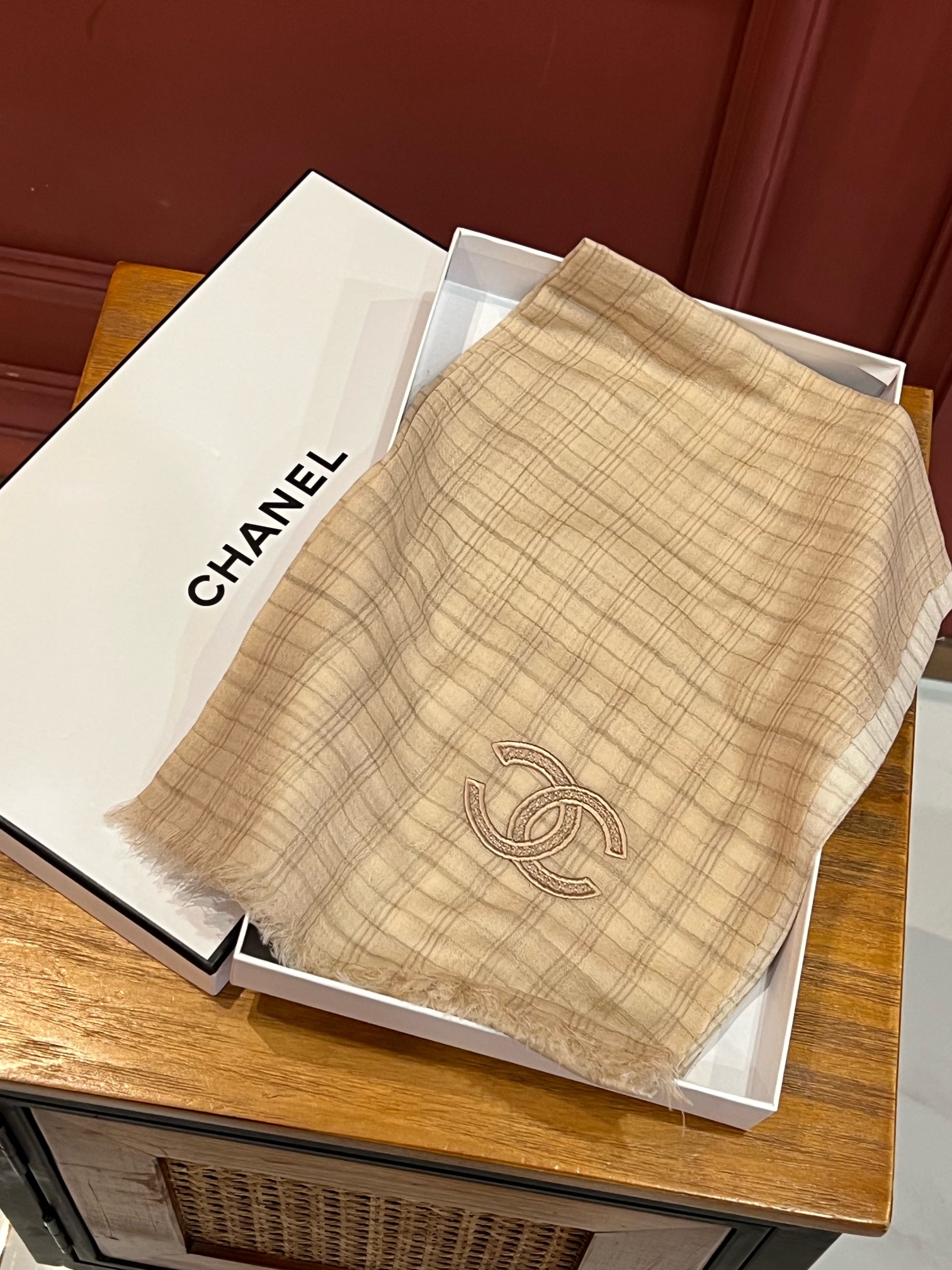 Chanel香奈儿走秀新款羊绒羊绒围巾小香简约风如今可谓风靡全球轻松表达出女性的优雅与高贵感又显复古文艺