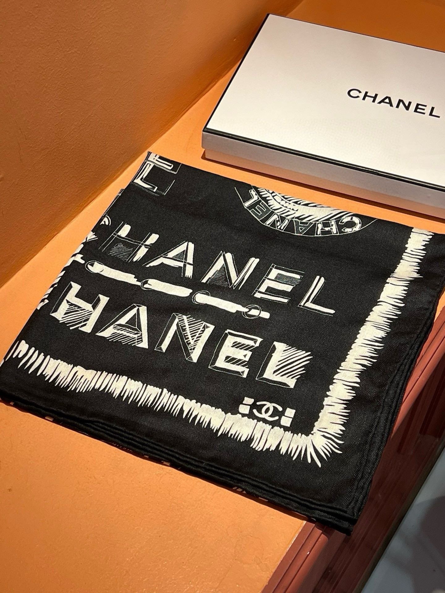 无与伦比上新️高品质手工卷边Chanel2024C黑白始终经典65*185双面同色二色上新️