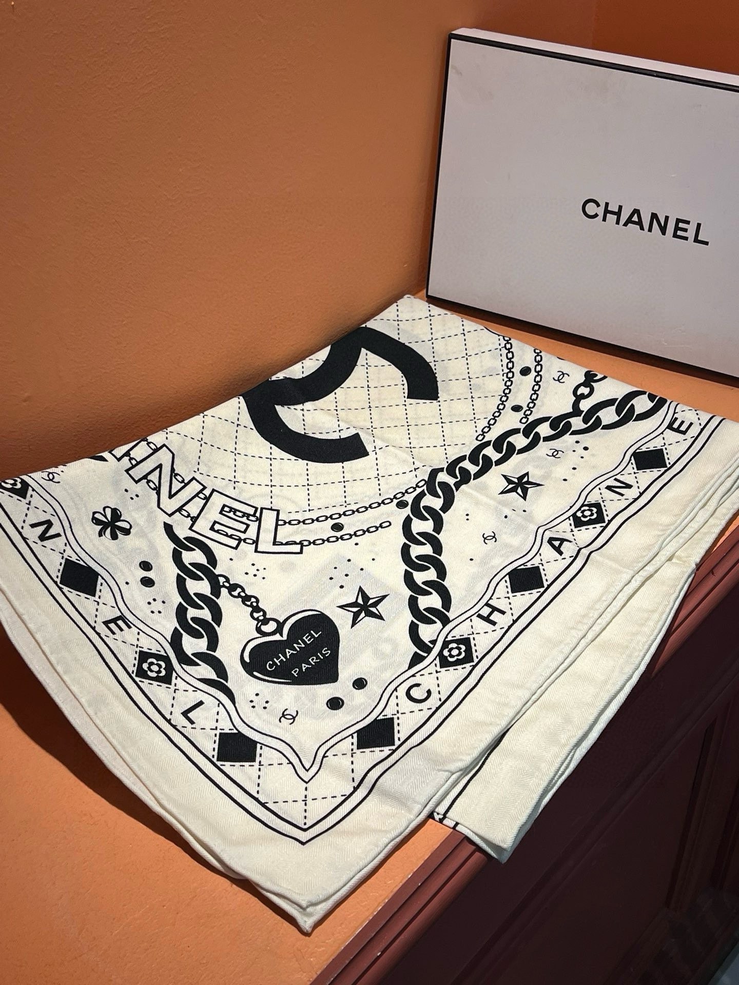 无与伦比上新️高品质手工卷边Chanel2023C黑白始终经典65*185双面同色二色上新️