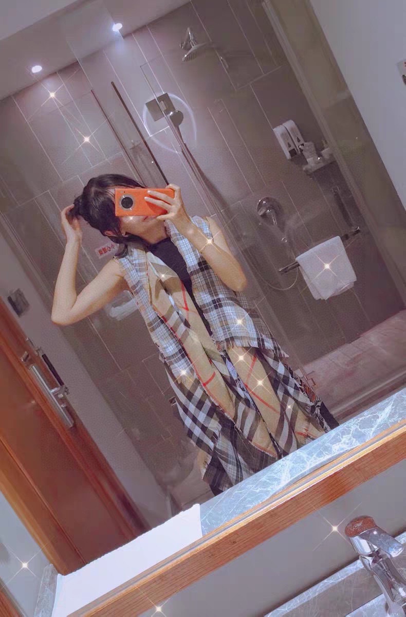 NO:181512,Super invincible explosion style!  The rhythm that cannot be bought in the counter!  Absolutely good looking!  Double-sided jacquard, two types of positive and negative!  It really has a sense of vitality and fashion!  The most awesome loom!  High-density weaving, 100*200cm large specifications, authentic experience!  The thickness is touching!  High-version scarf, high-version scarf19860909超级无敌爆炸火的款式！专柜买不到的节奏！绝对好看！双面提花,正反两种格型！真的自带元气时髦感！最牛的织机！高密度织造,100*200cm大规格,原汁原味的体验！厚度感人！高版本围巾,高版本围巾,scarf