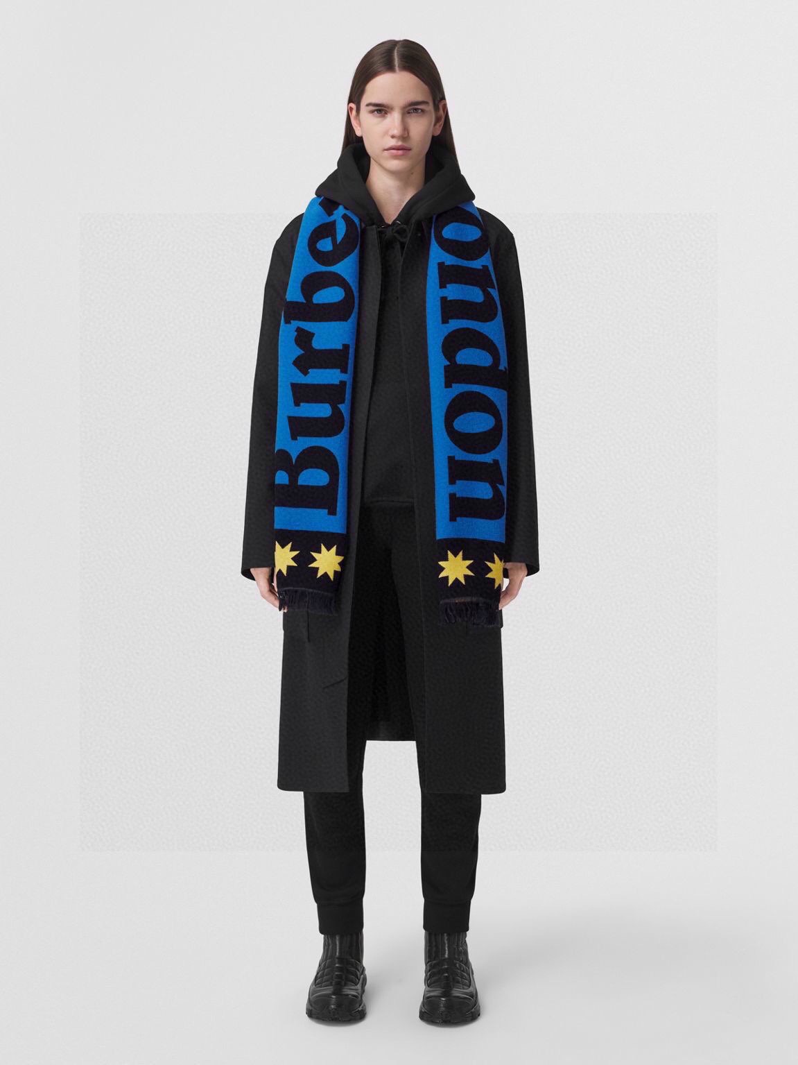 NO:186680,[Real photo of the cabinet sister] Revealing why this model can debut is at its peak!  Who can refuse such a good-looking style!  Wire texture!  The most classic twill weaving process!  The drape feels very good!  A true heart-new B-home style!  High-version scarf, high-version scarf19860909【柜姐实拍】揭秘这款为何能出道既是巅峰！ 这么好看的风格谁能拒绝！丝毛质地！最经典的斜纹织造工艺！垂坠感特别好！妥妥的心新B家风格！高版本围巾,高版本围巾,scarf