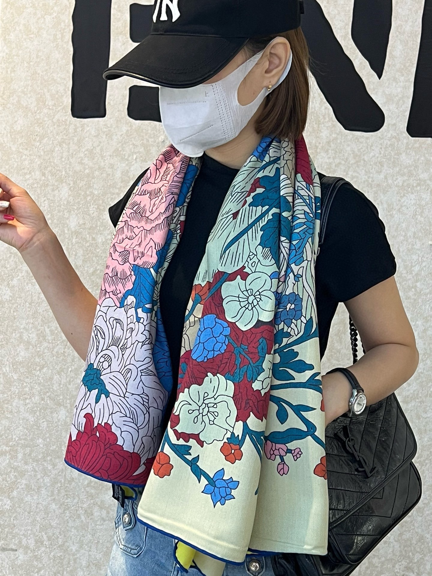 ️Hermes新款来袭时髦秋冬季“不惧岁月漫长我们终将温柔以待”!!采用双面印染的技术双面独立印染正反不