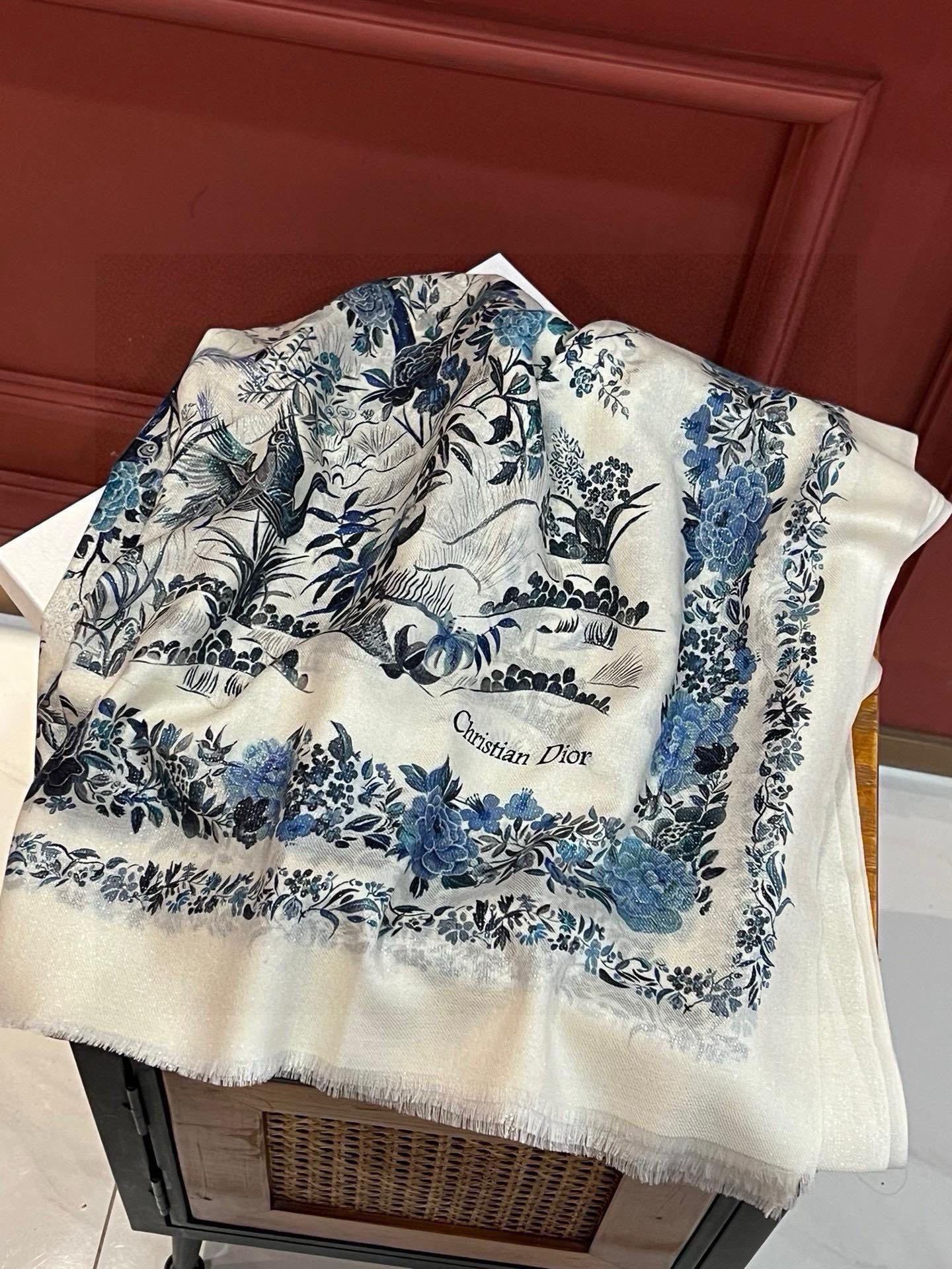 金银丝款Dior专柜款就是告诉大家这款必须收上新️新款长羊绒专柜同步这个size不大不小特别好搭配品质超