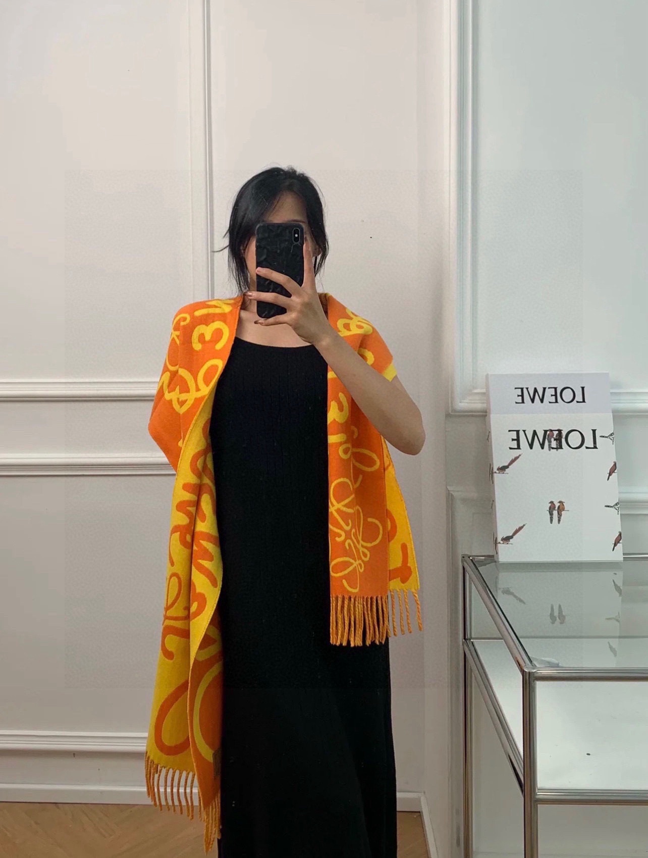 LOE涂鸦提花双面围巾此款一出即是爆款!但同时市面上也出现了无数版本别人的货不谈各有各路只介绍一下我的货