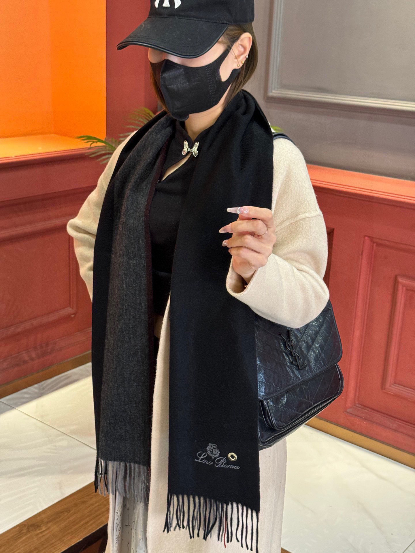 ️重磅推荐️巴宝莉新品情侣款羊绒围巾️臻选上乘的山羊绒纤维耗时耗力再以清泉水浸泡涤荡使羊绒纤维呈现出独特