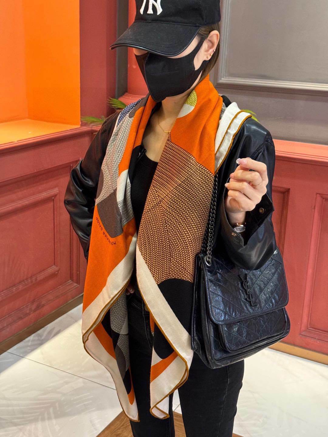 新款爱马仕小马跳跃140*140cm双面同色印花高端的重磅丝羊绒面料正反两面效果一样70%羊绒+30%真
