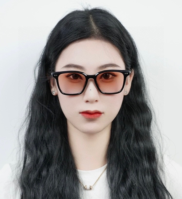  2025新款！新款出货！
女士高清加厚偏光太阳镜🕶️ 🎉💍新款GUCCI偏光太阳镜得意开车驾驶镜时尚墨