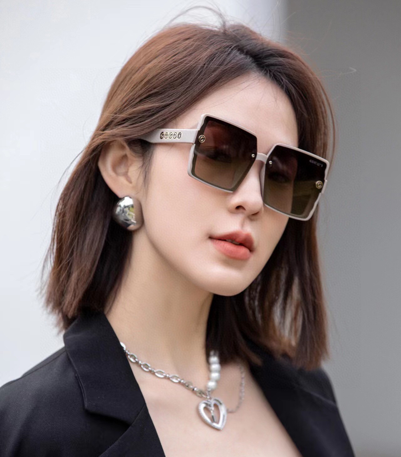  2025新款！新款出货！
女士高清加厚偏光太阳镜🕶️ 🎉💍新款GUCCI偏光太阳镜得意开车驾驶镜时尚墨