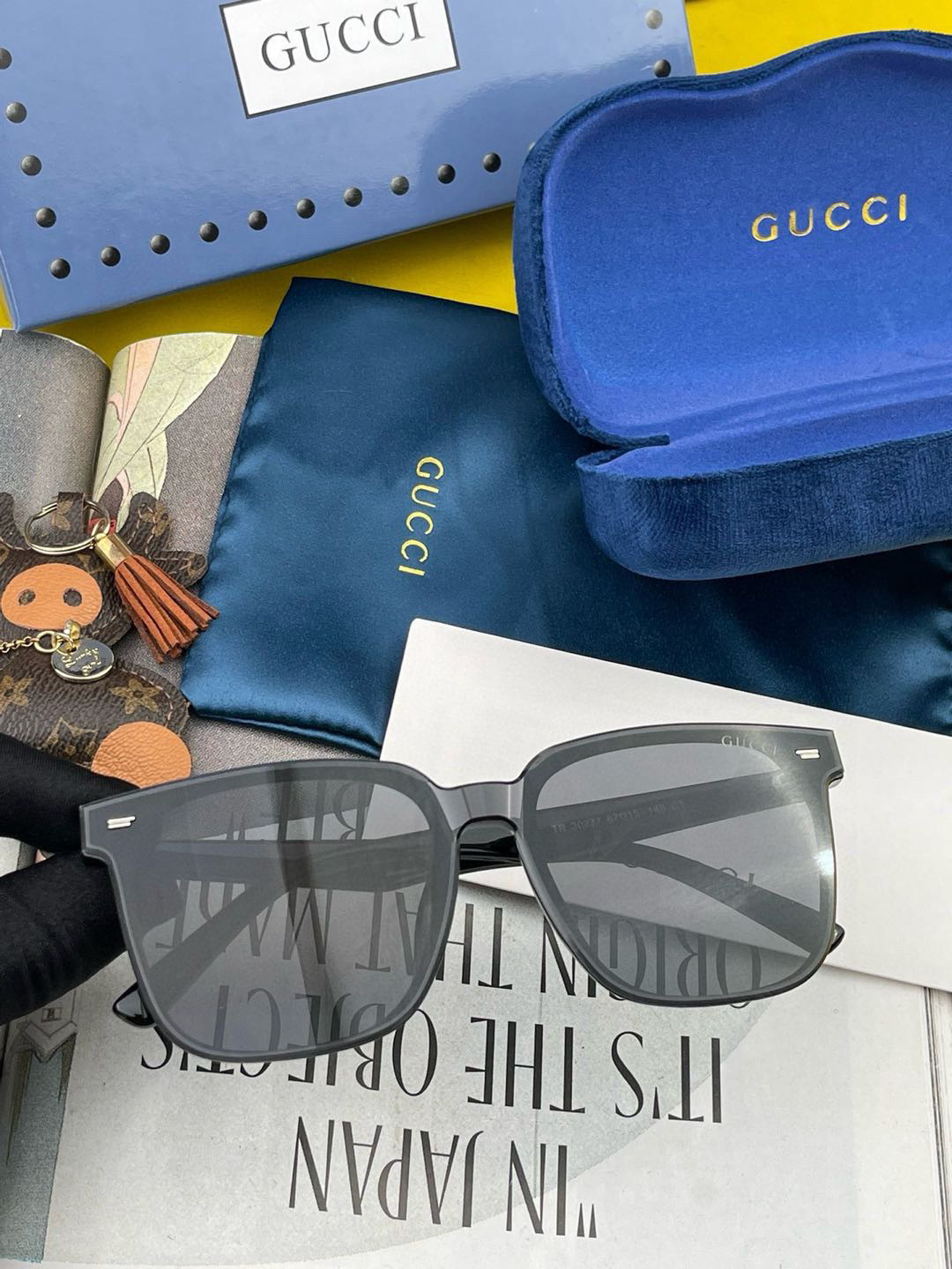 🔺 【GUCCI-尼龙太阳镜】2025开春新款 潮流爆款 时尚方框连体太阳镜 高品质 佩戴舒适 网红潮款