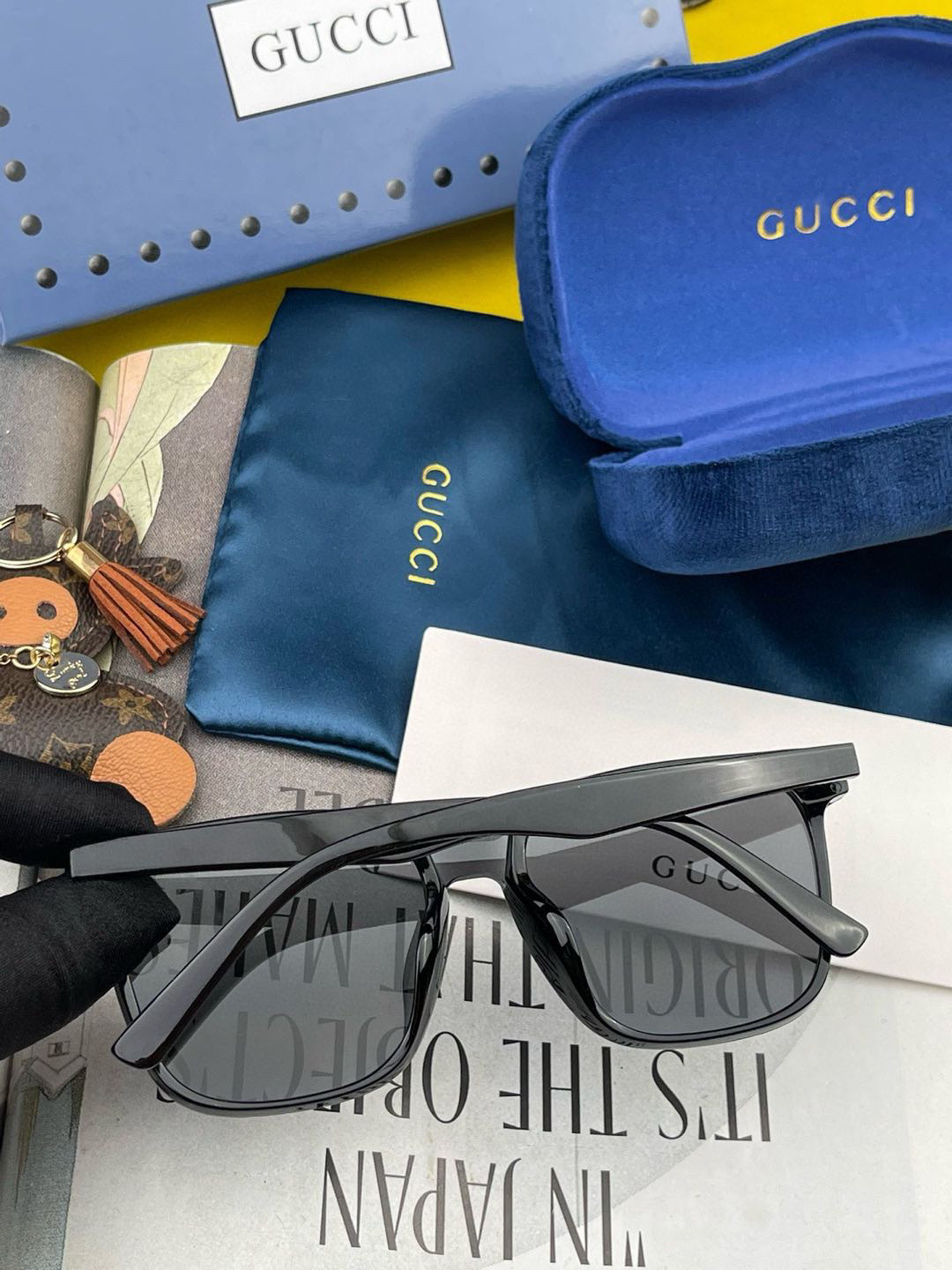 🔺 【GUCCI-尼龙太阳镜】2025开春新款 潮流爆款 时尚方框连体太阳镜 高品质 佩戴舒适 网红潮款