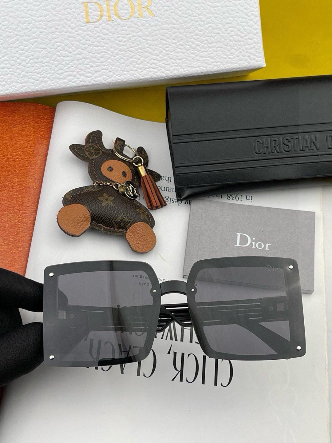  🔺 【DIOR-迪奥】2025开春新款 潮流爆款 时尚方框偏光太阳镜 高品质 佩戴舒适 网红潮款墨镜 