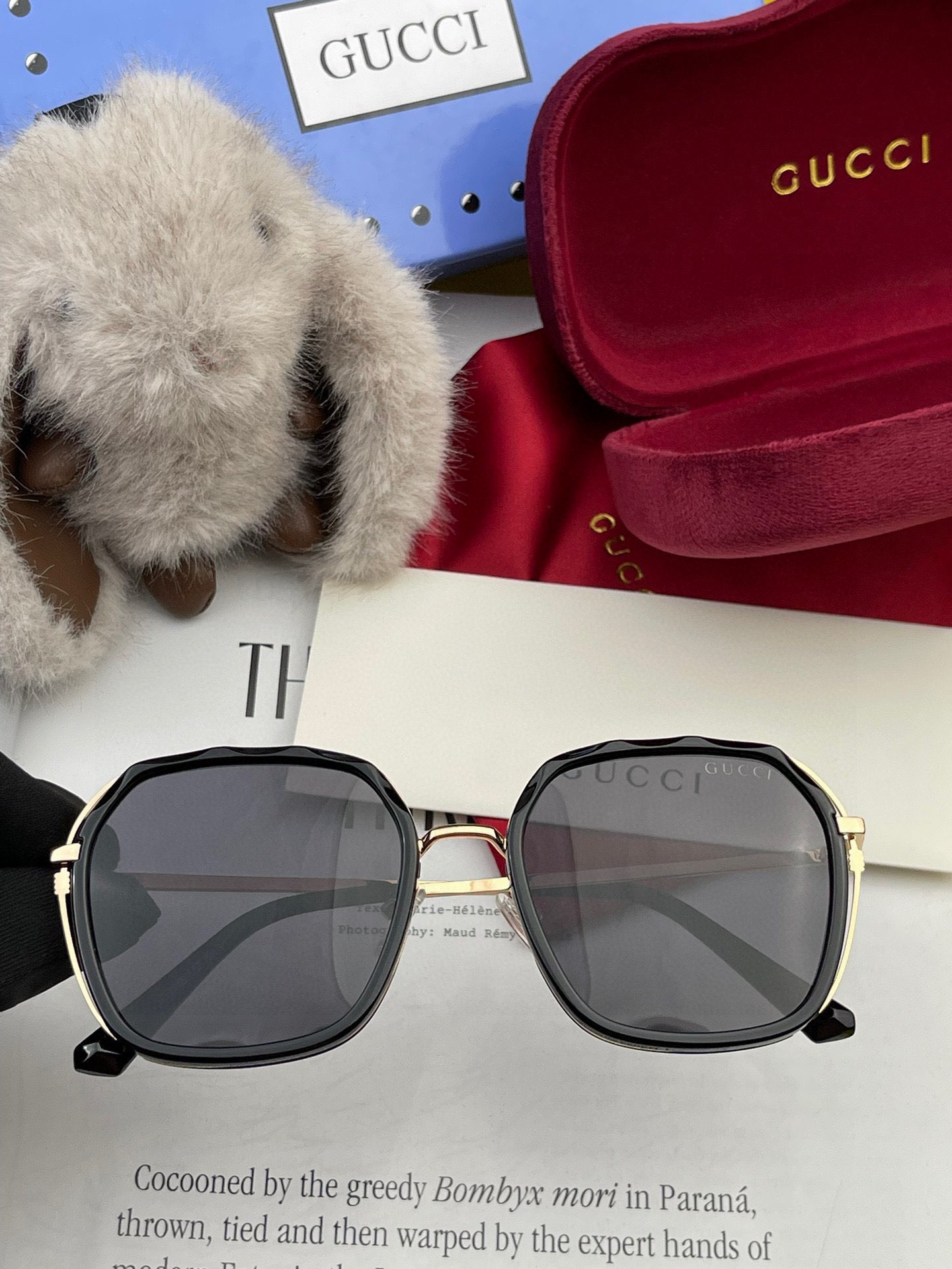   GUCCI 2025开春新款太阳镜 各路网红纷纷带起气场满分‼️ 俏皮甜美.上脸效果更佳.金属质感超