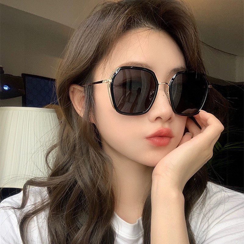   GUCCI 2025开春新款太阳镜 各路网红纷纷带起气场满分‼️ 俏皮甜美.上脸效果更佳.金属质感超