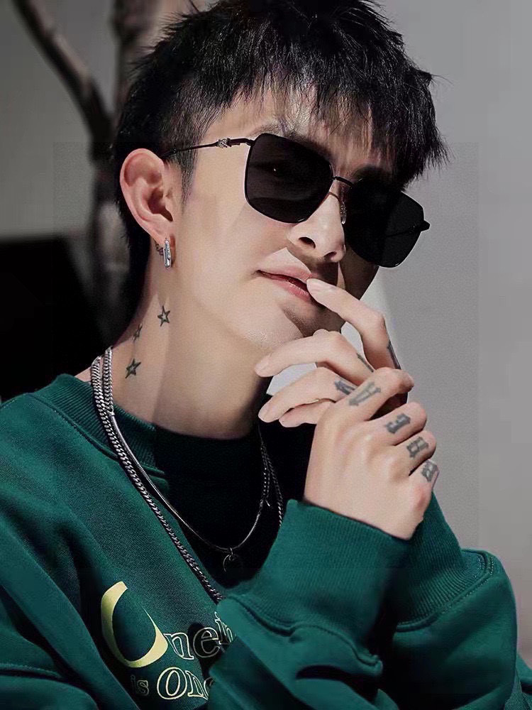  CHROME HEART 克罗心新款太阳眼镜 太阳镜墨镜 风镜设计理念！ KLX91936