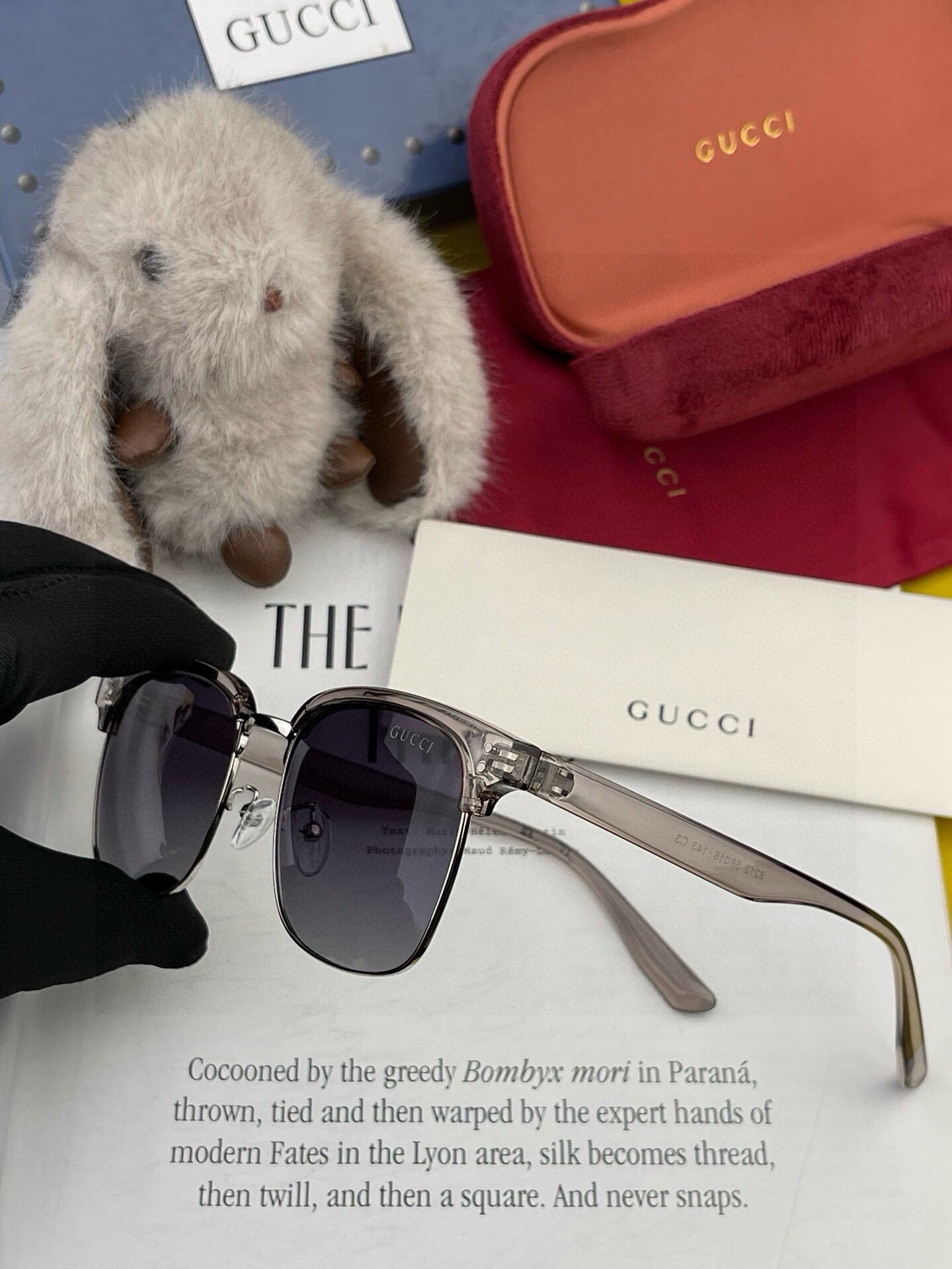 【GUCCI】2025新款GUCCI 时尚百搭大方框，别致半框设计 大气风格 全新清新配色，街拍气质护目