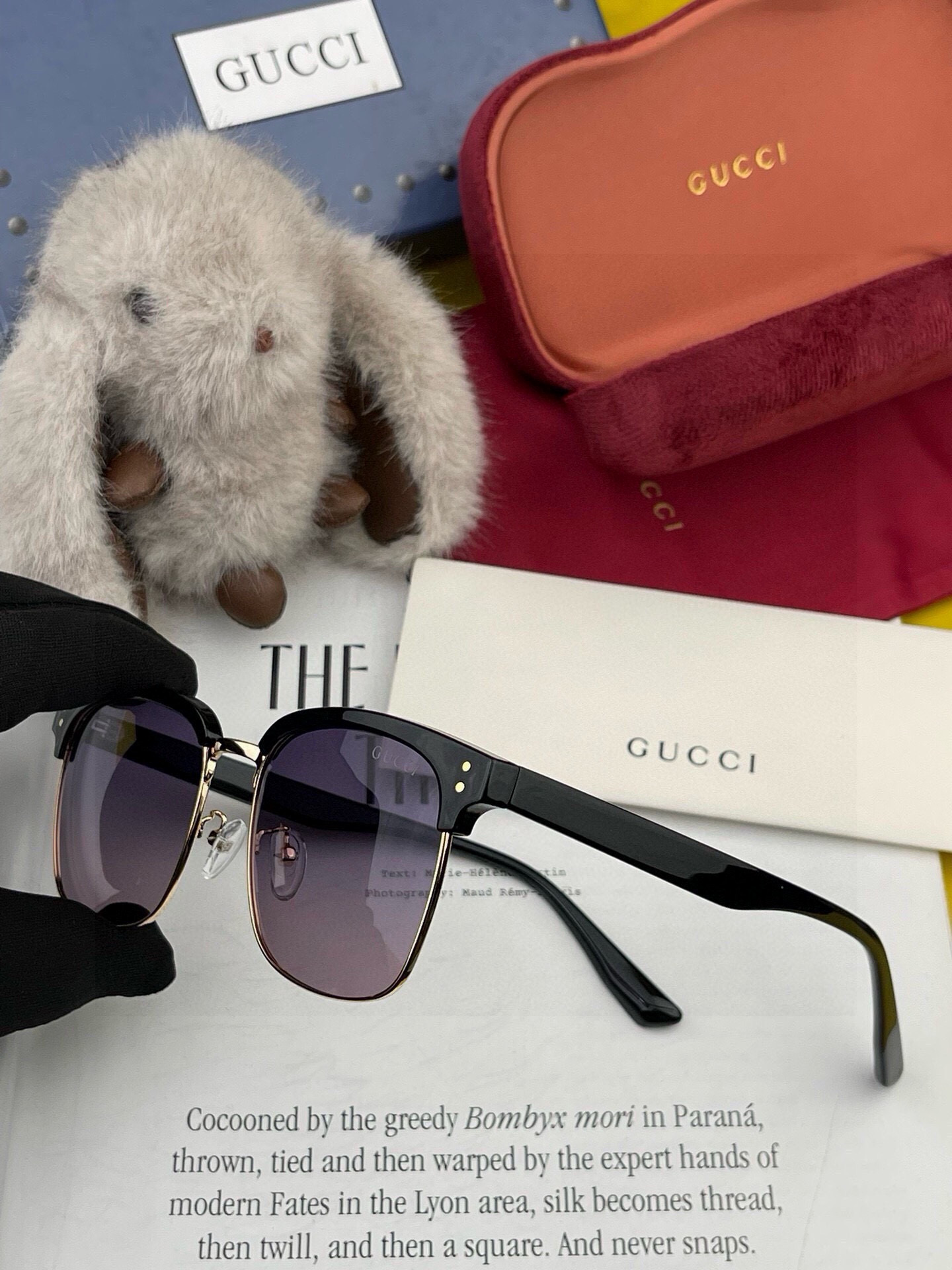 【GUCCI】2025新款GUCCI 时尚百搭大方框，别致半框设计 大气风格 全新清新配色，街拍气质护目