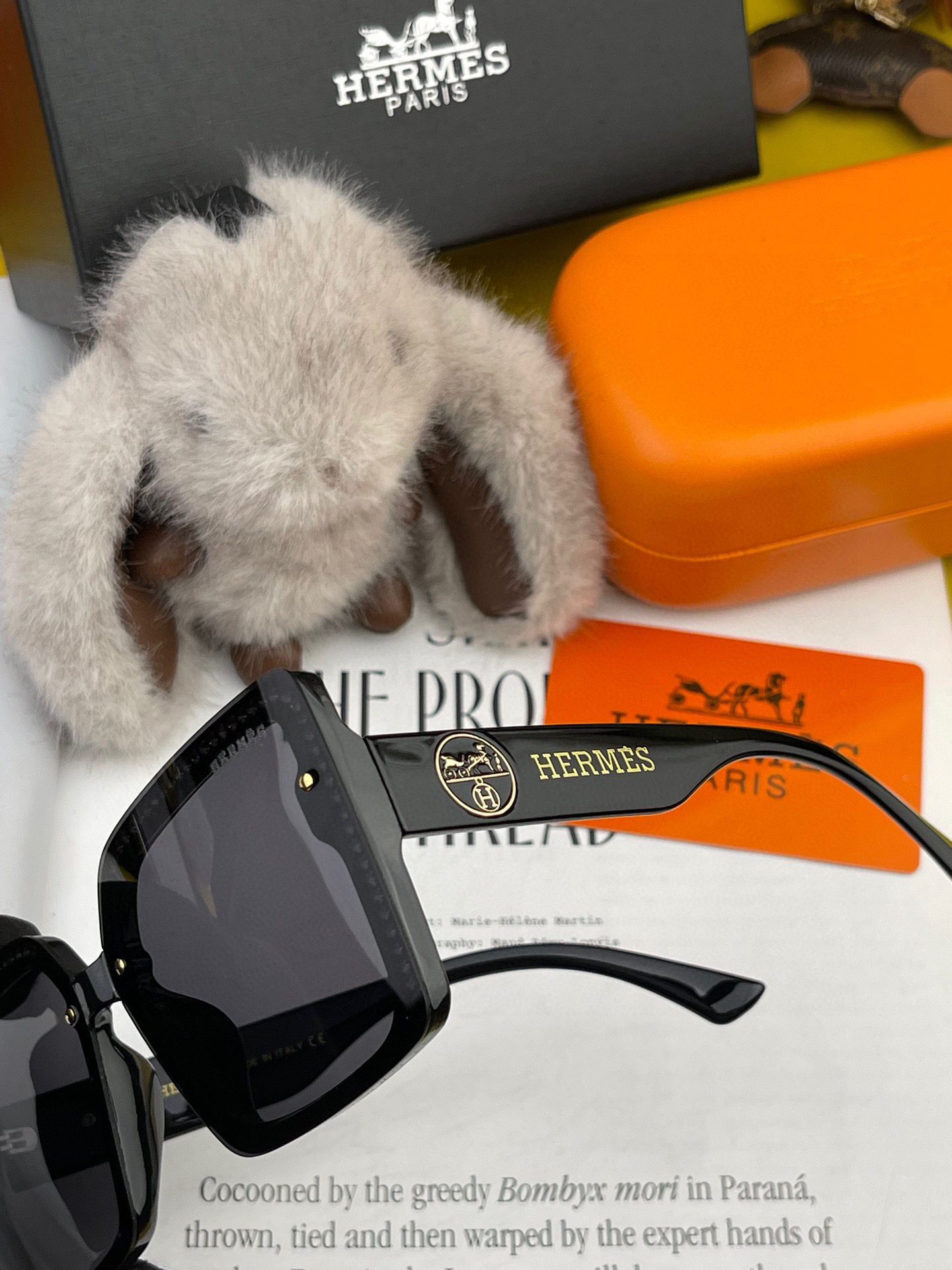  2024新款 爱马仕女士偏光太阳镜🕶️ 宝丽来高清镜片🎉高品质TR-90镜框 时尚百搭！
型号：H47