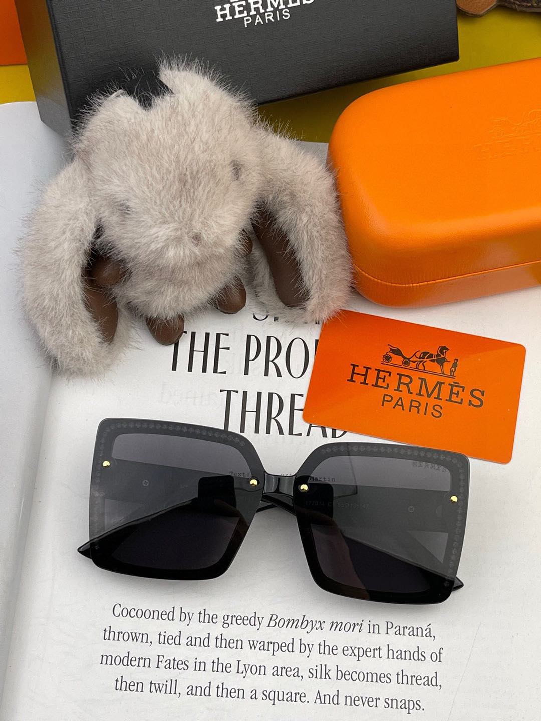  2024新款 爱马仕女士偏光太阳镜🕶️ 宝丽来高清镜片🎉高品质TR-90镜框 时尚百搭！
型号：H47