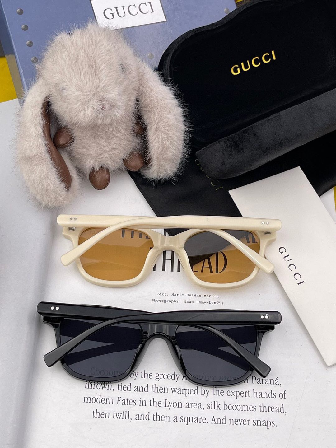   Gucci   经典的小框设计，不挑脸型，无论搭配大衣还是连衣裙都非常显气质尼龙偏光镜片预防紫外线 