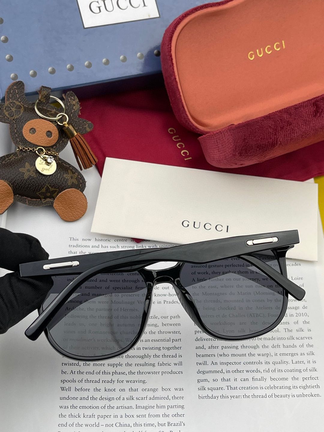   【TR偏光系列】Gucci   经典的圆框设计，情侣款不挑脸型，无论搭配大衣还是连衣裙都非常显气质偏