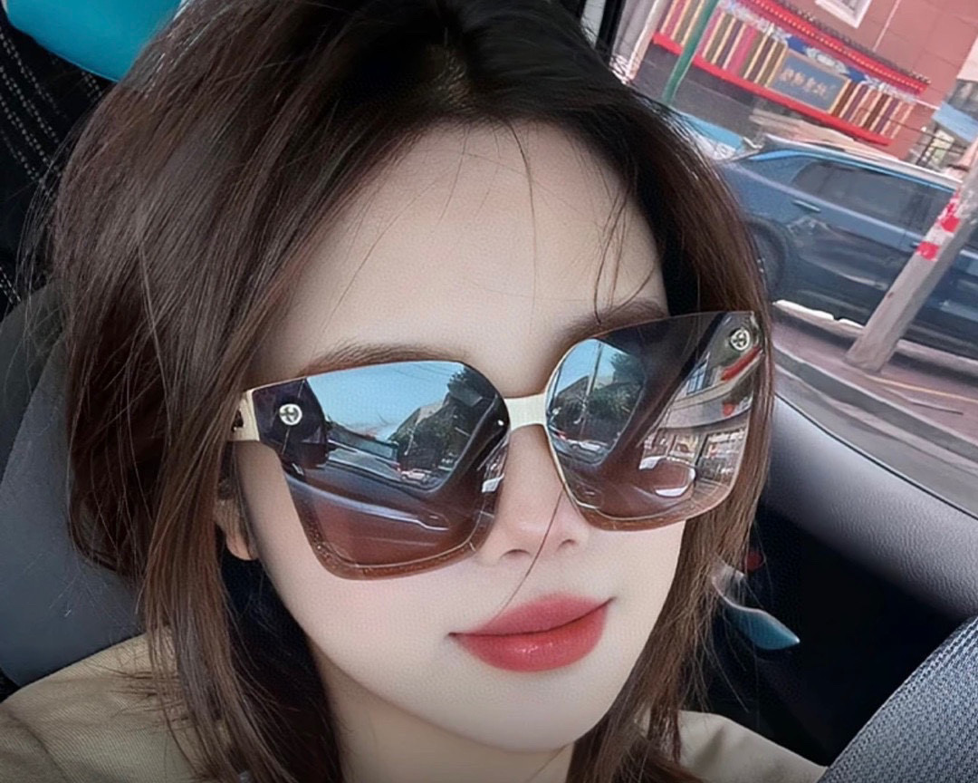   【TR偏光系列】Gucci   经典的大框设计，情侣款不挑脸型，无论搭配大衣还是连衣裙都非常显气质偏