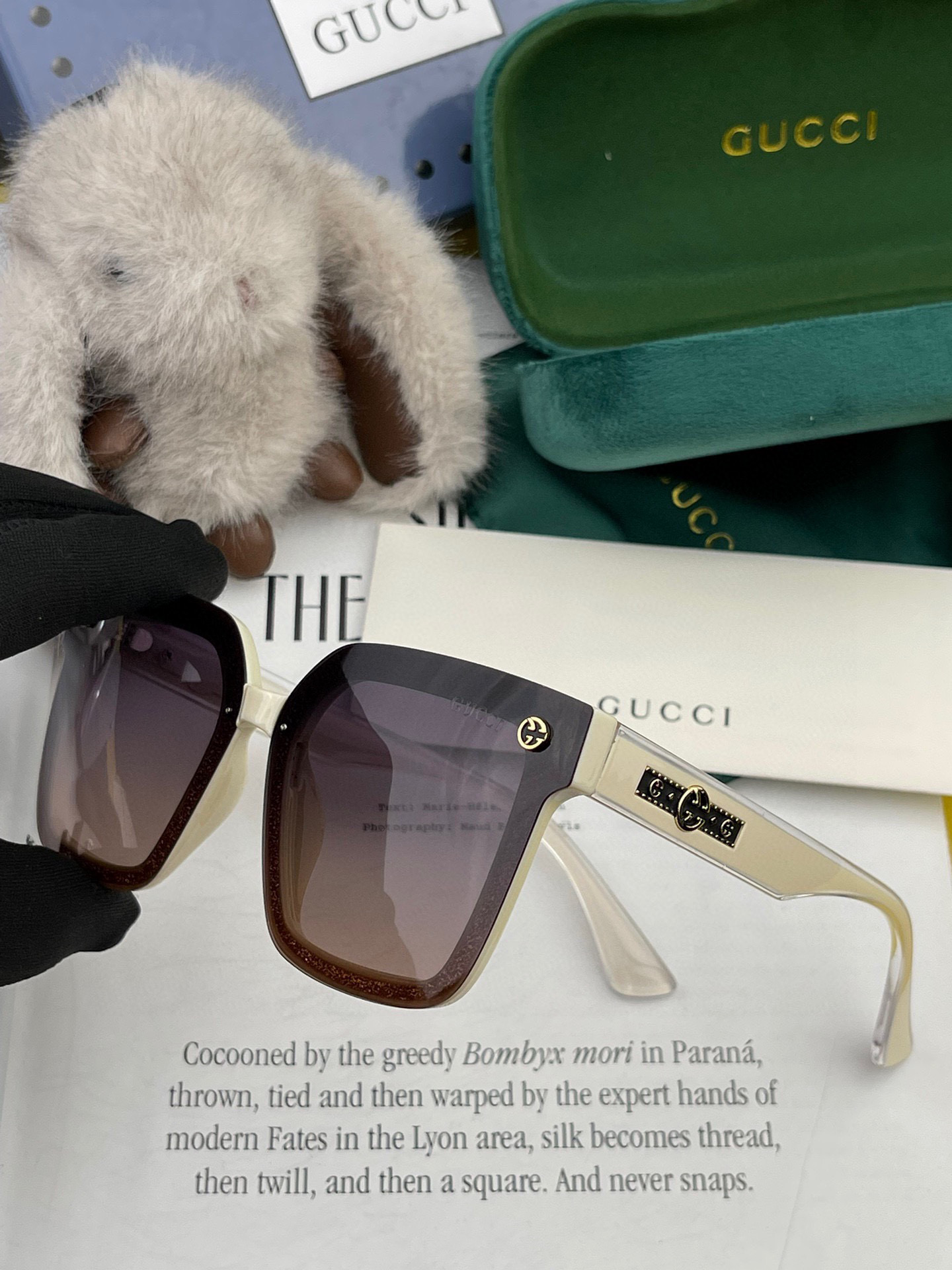   【TR偏光系列】Gucci   经典的大框设计，情侣款不挑脸型，无论搭配大衣还是连衣裙都非常显气质偏