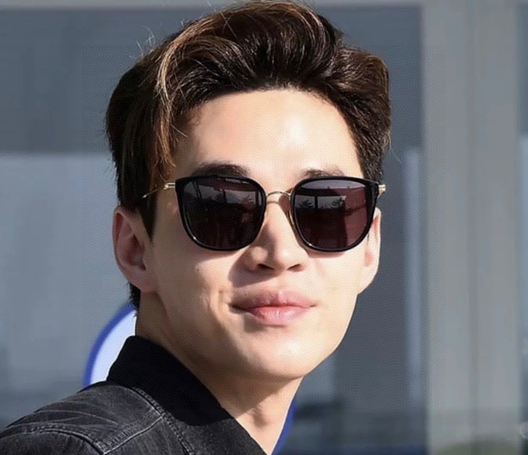   Gucci 。  高品质男女款墨镜   👍 进口宝丽来偏光镜片  。蛤蟆镜 开车钓鱼都可 。百搭显瘦