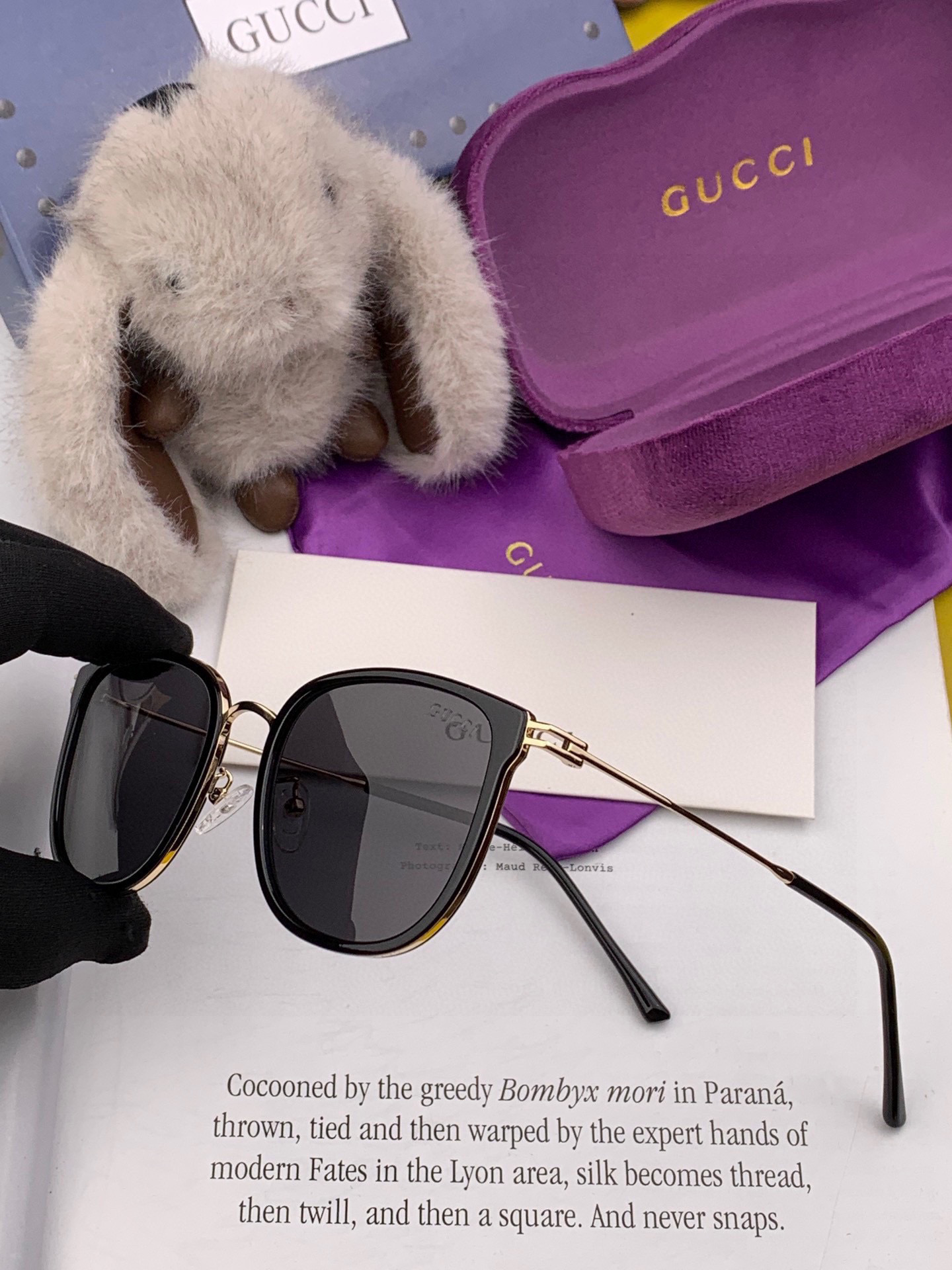  Gucci 。  高品质男女款墨镜   👍 进口宝丽来偏光镜片  。蛤蟆镜 开车钓鱼都可 。百搭显瘦