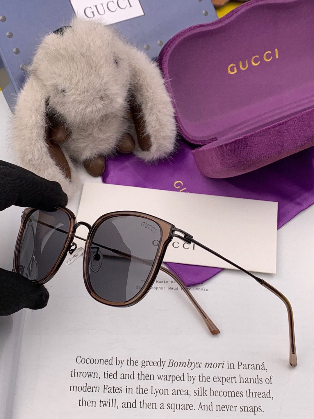   Gucci 。  高品质男女款墨镜   👍 进口宝丽来偏光镜片  。蛤蟆镜 开车钓鱼都可 。百搭显瘦