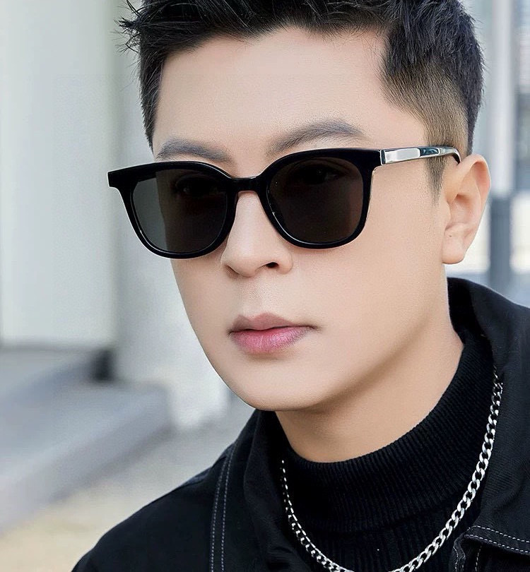  连体镜GUCCI2025开春新款一体镜 大框太阳镜男女同款 😎 
爆款大框尼龙太阳镜 超逼格超酷 
镜