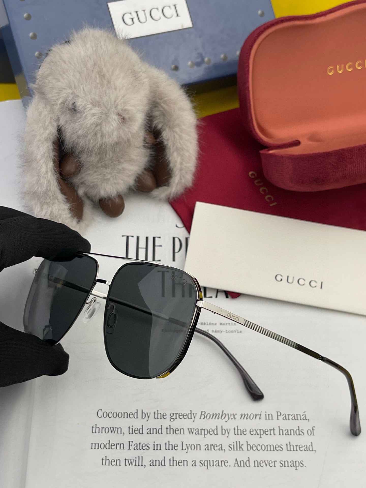         GUCCI 男款炫彩飞行员偏光太阳镜 ❤️材质：高清尼龙加厚卡槽高清偏光镜片 🌹无边框镜