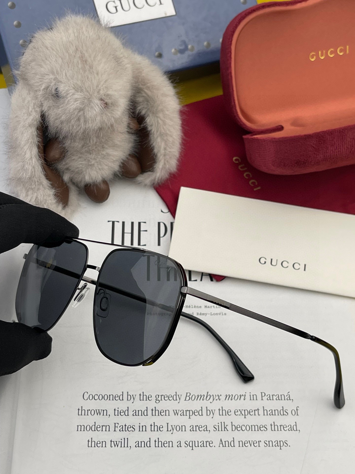         GUCCI 男款炫彩飞行员偏光太阳镜 ❤️材质：高清尼龙加厚卡槽高清偏光镜片 🌹无边框镜