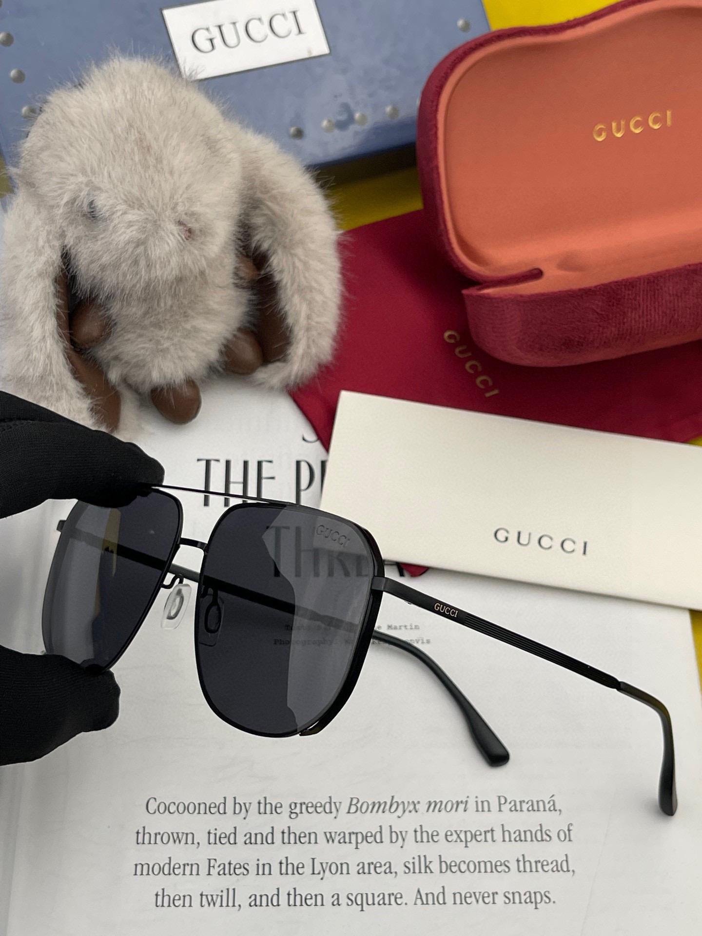         GUCCI 男款炫彩飞行员偏光太阳镜 ❤️材质：高清尼龙加厚卡槽高清偏光镜片 🌹无边框镜