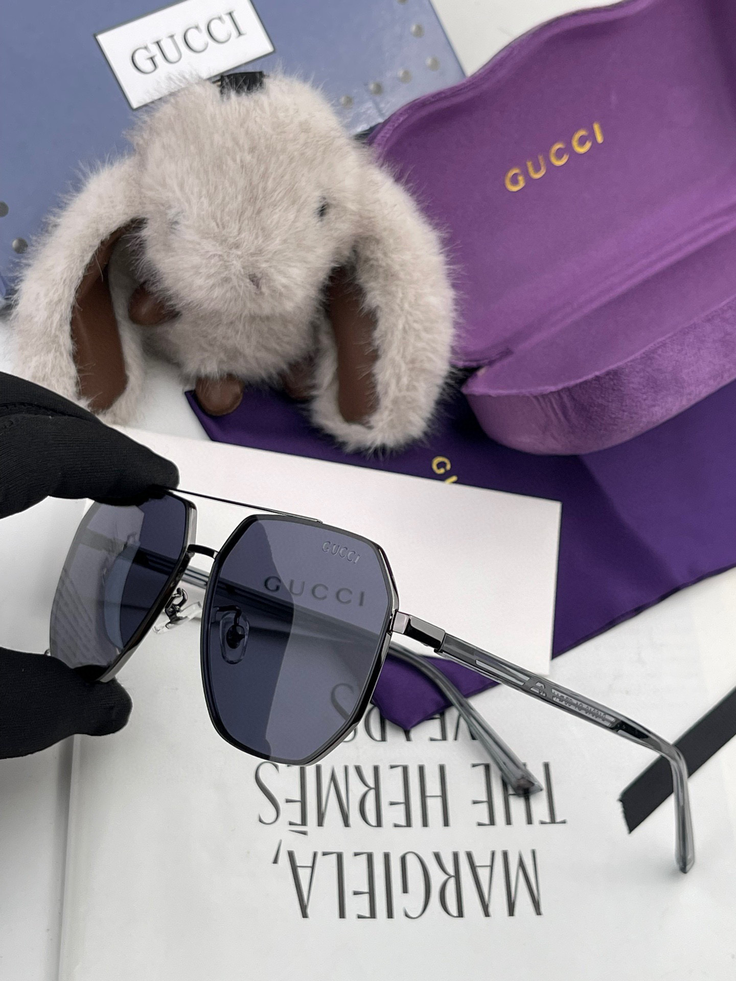         GUCCI 男款炫彩飞行员偏光太阳镜 ❤️材质：高清尼龙加厚卡槽高清偏光镜片 🌹无边框镜