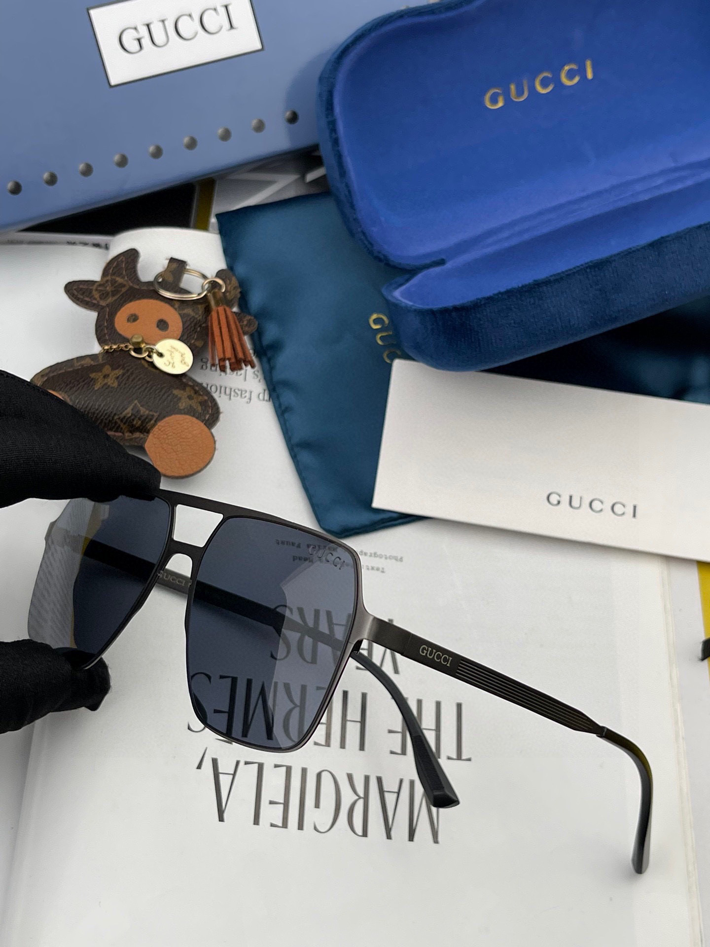        GUCCI 男款炫彩飞行员偏光太阳镜 ❤️材质：高清尼龙加厚卡槽高清偏光镜片 🌹无边框镜架