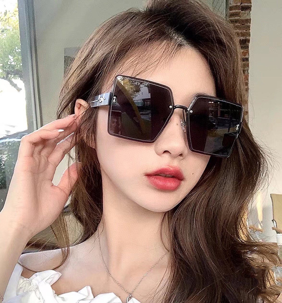NO:241589,Hermes classic square frame design, not picky about face shape, it looks very elegant whether it is matched with a coat or a dress, lenses prevent UV rays. Model H2771 glasses sunglasses sunglasses, glasses, hermes, skirts19860909爱马仕经典的方框设计,不挑脸型,无论搭配大衣还是连衣裙都非常显气质镜片预防紫外线 型号H2771眼镜墨镜太阳镜,眼镜,hermes,skirts,glasses