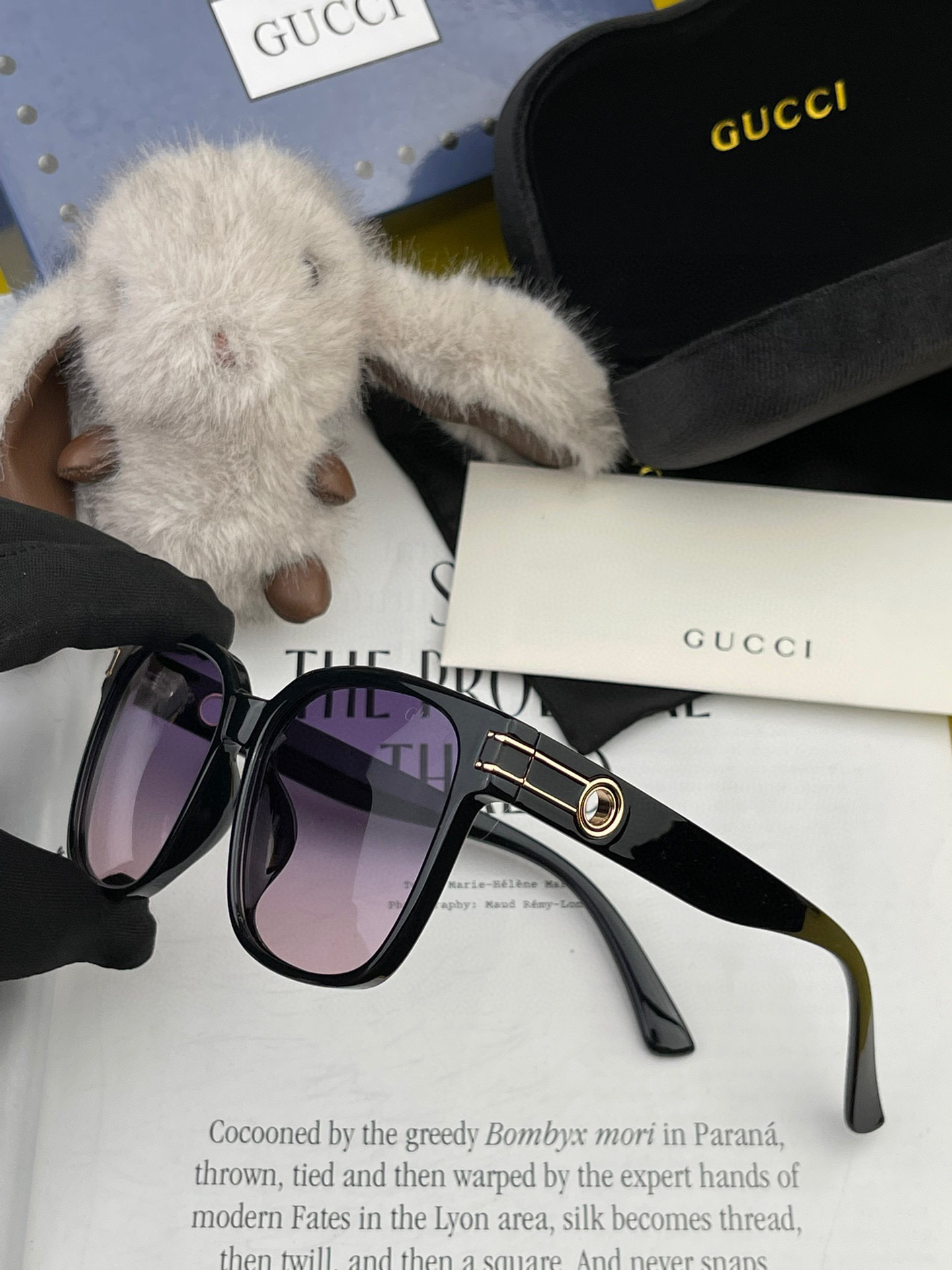 GUCCI 2025开春新款 最新款方框太阳镜 各路网红纷纷带起气场满分‼️ 俏皮甜美.上脸效果更佳.