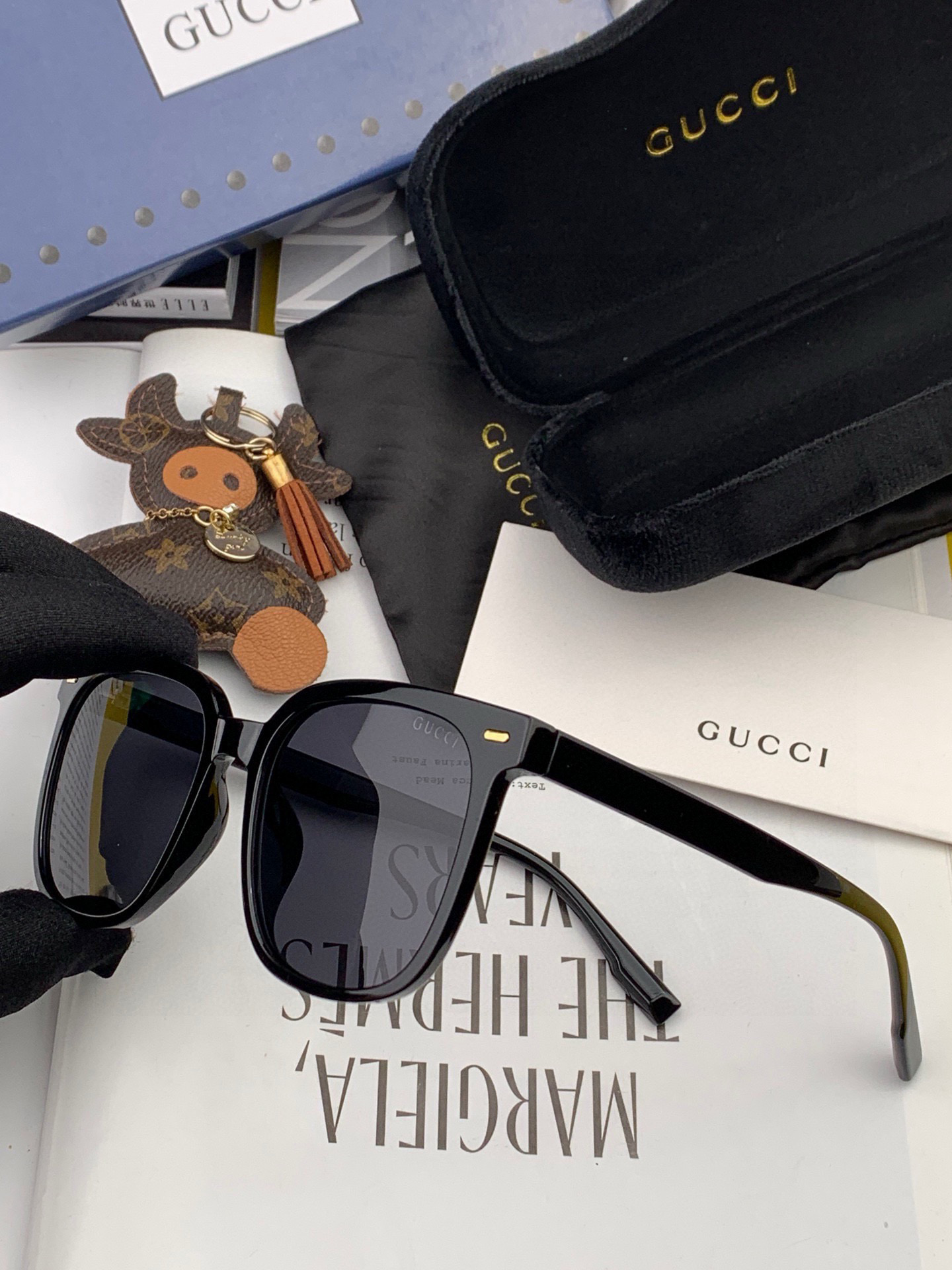   超好看 潮酷【GUCCI】古驰 新款款太阳镜以独特魅力和前卫风格诠释春夏最新眼镜，以方框设计，中梁连