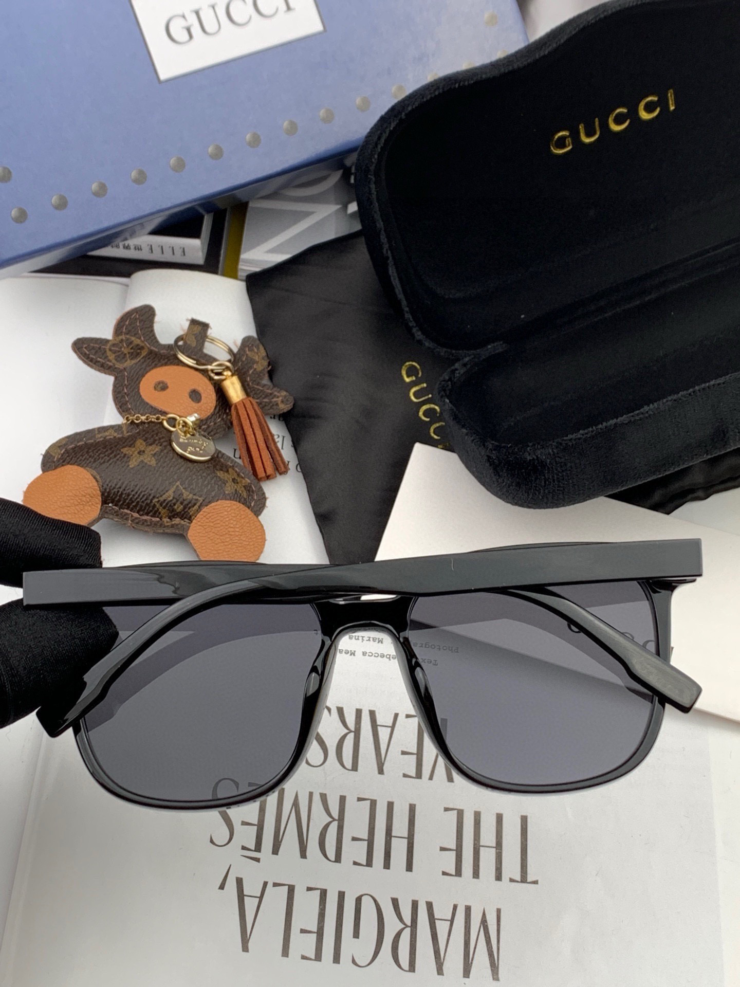   超好看 潮酷【GUCCI】古驰 新款款太阳镜以独特魅力和前卫风格诠释春夏最新眼镜，以方框设计，中梁连